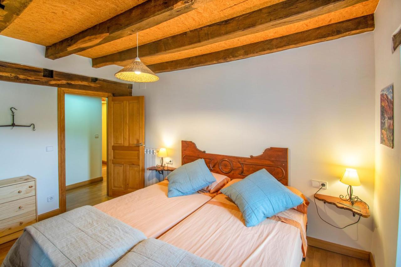 Casa Monaut, Acogedores Apartamentos A Los Pies De La Selva De Irati Saragueta Екстер'єр фото
