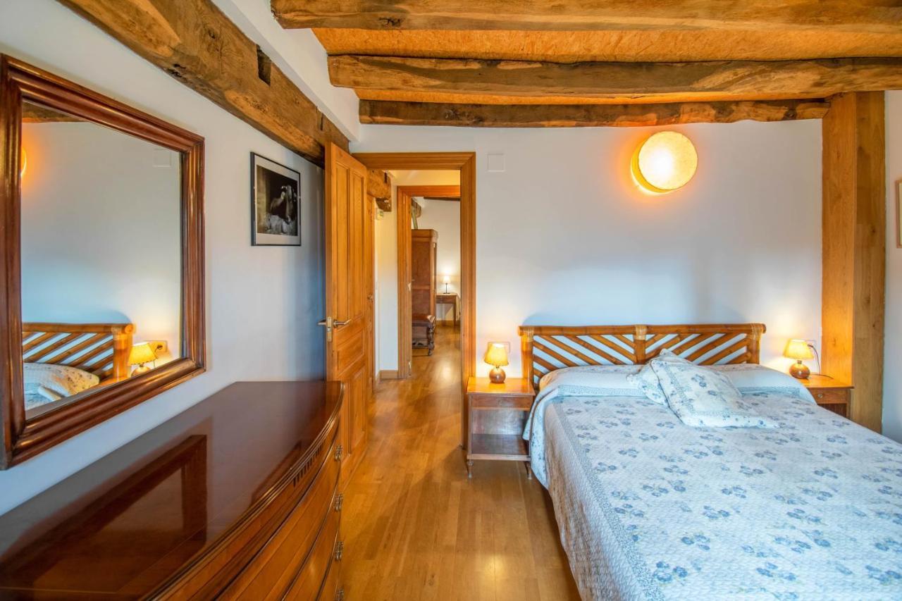 Casa Monaut, Acogedores Apartamentos A Los Pies De La Selva De Irati Saragueta Екстер'єр фото